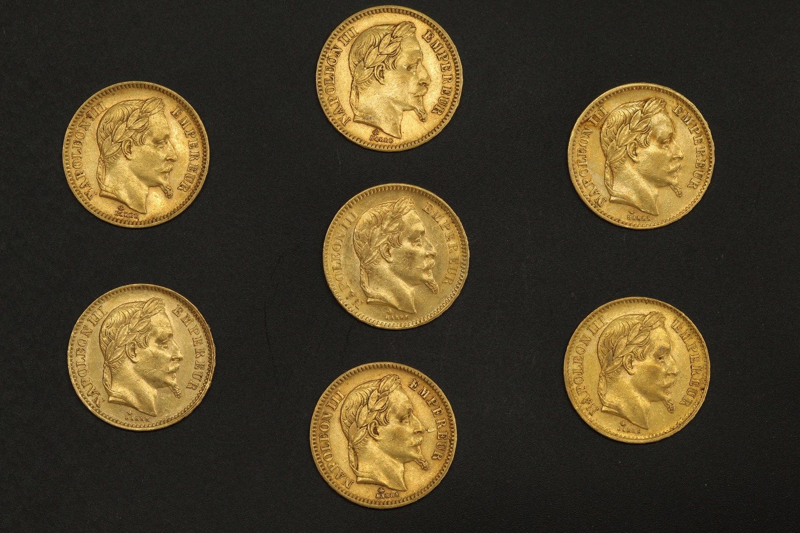 Null 七枚20法郎的拿破仑三世头像金币。

1864年A级（x2）-1865年A级（x2）-1866年A级（x2）-1868年A级（x1）。



A : &hellip;
