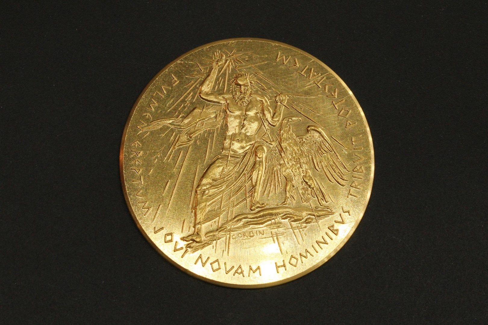 Null Médaille en or 24k (hippocampe) Compagnie Générale d'Electricité, d'ap. COR&hellip;