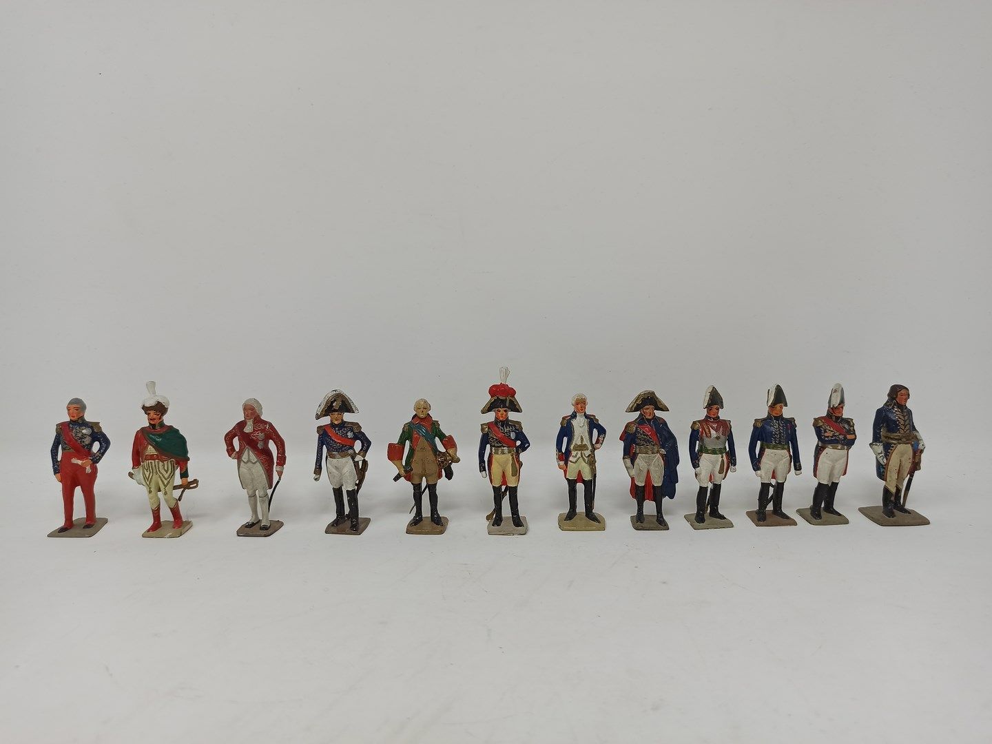 Null Gustave VERTUNNI : Twelve figurines of the history of France including Maré&hellip;