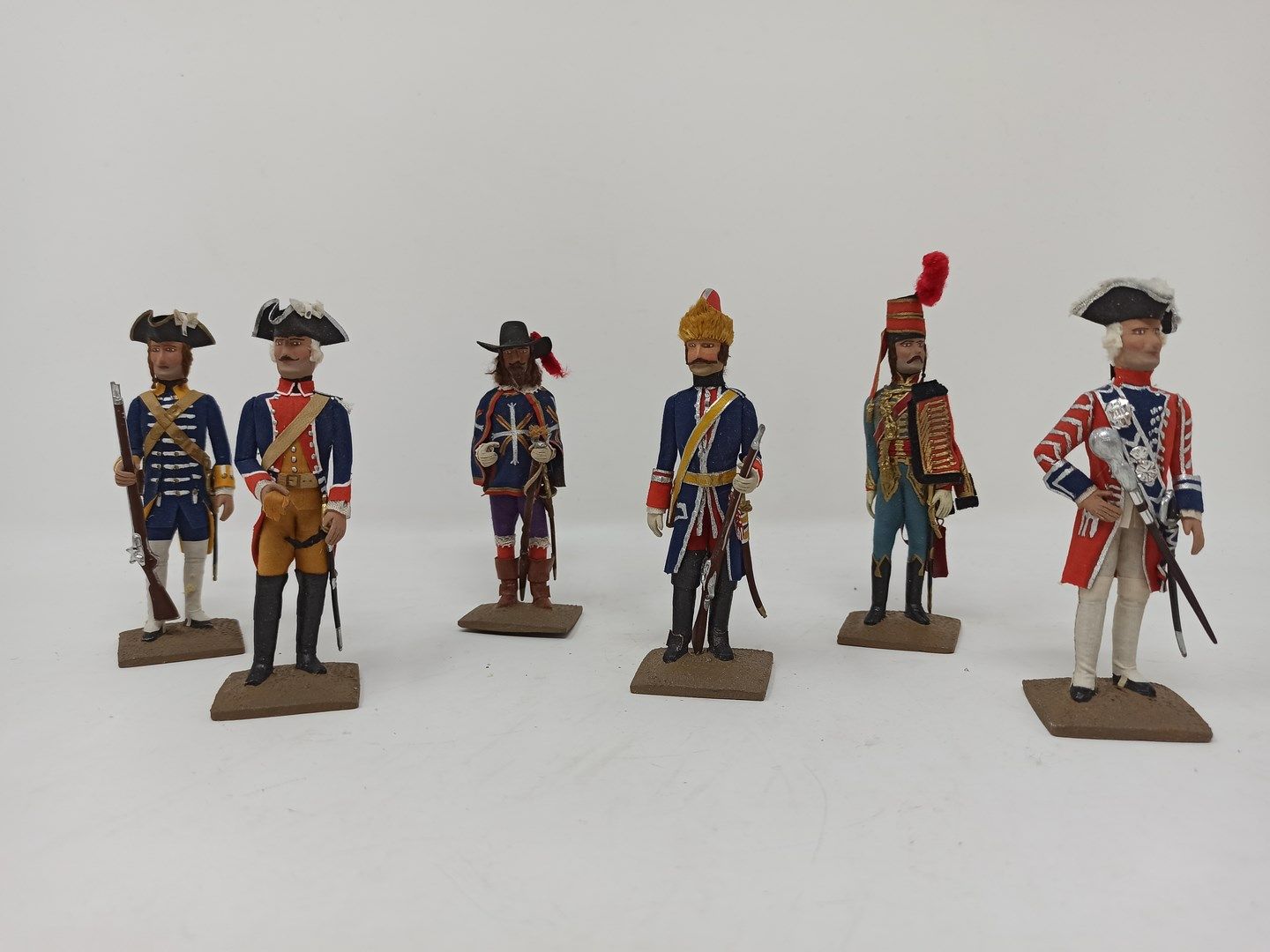 Null Jacques BEAUFILS (50's) : Six figurines of the 17th and 18th century French&hellip;