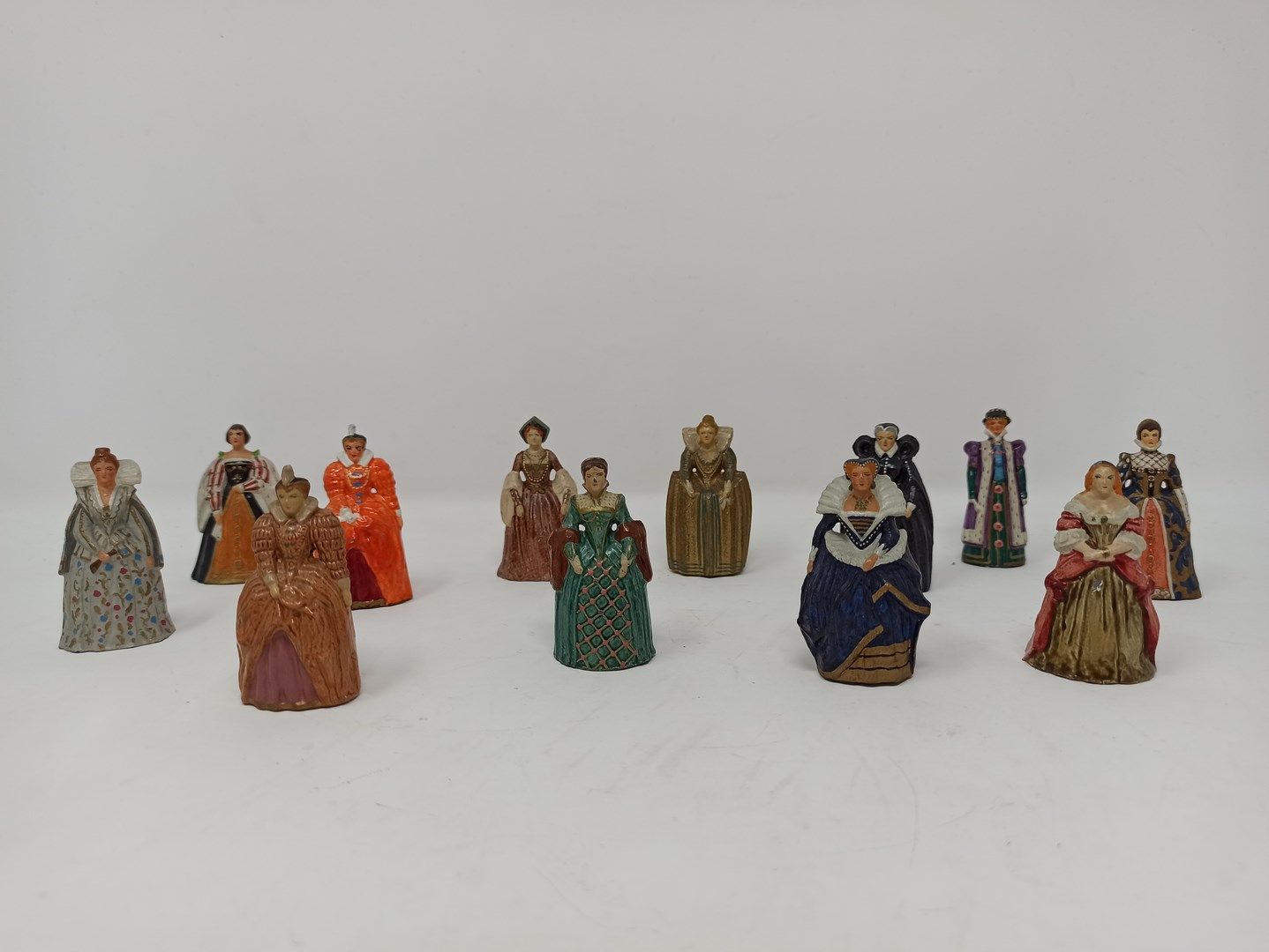 Null Gustave VERTUNNI : Douze figurines de l'histoire de France dont Louise de L&hellip;