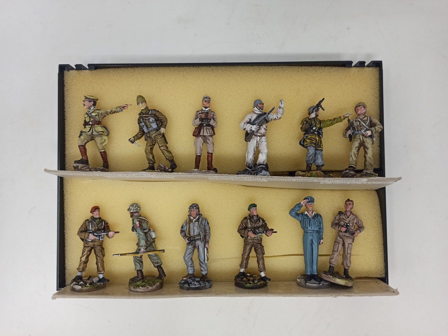 Null Various moderns : Soldiers and figurines from Antiquity and WW2 including A&hellip;