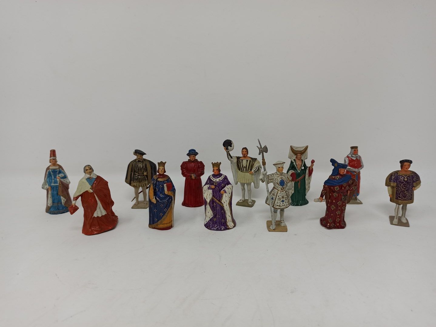 Null Gustave VERTUNNI : Twelve figurines of the history of France including Phil&hellip;
