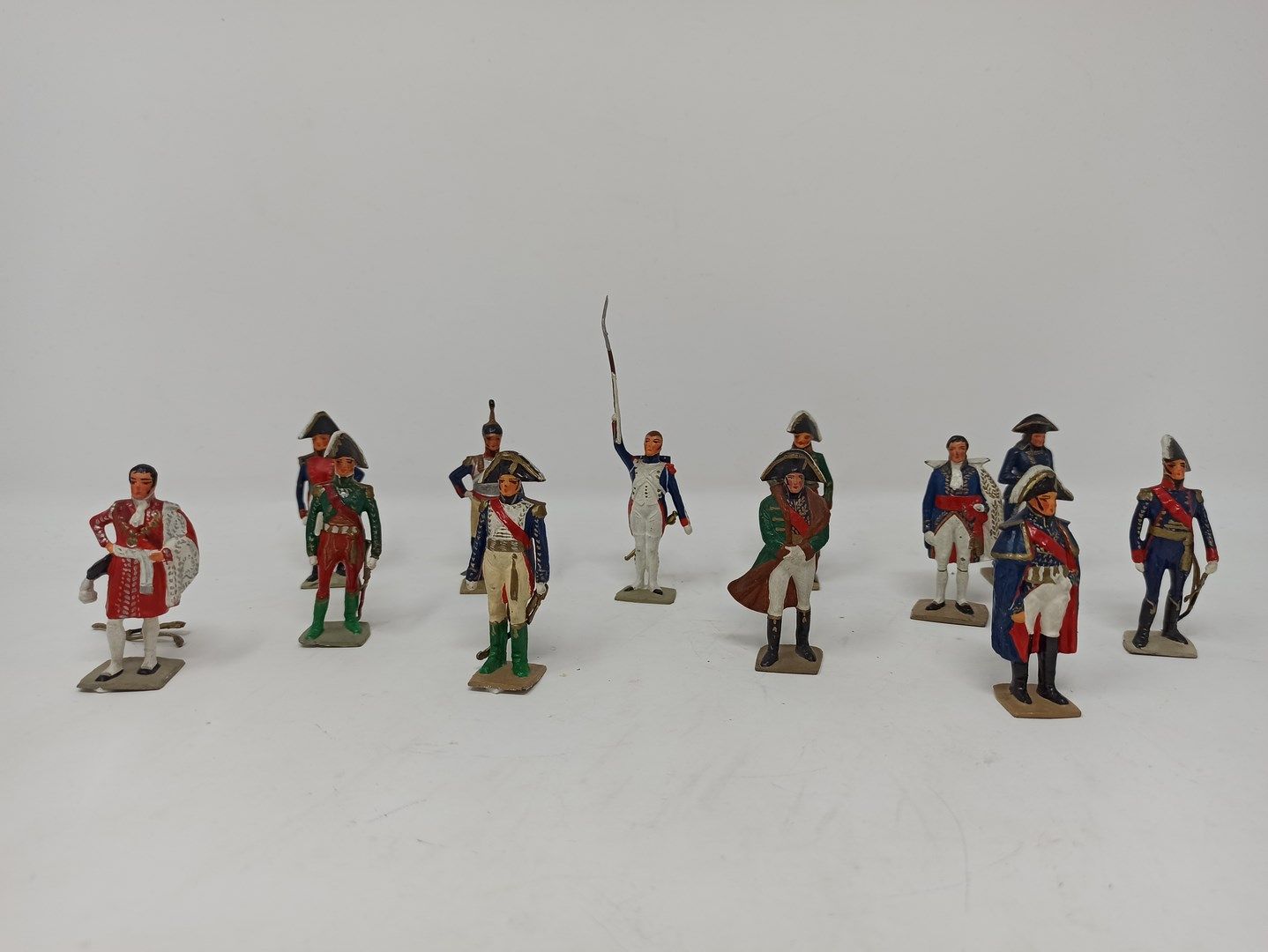 Null Gustave VERTUNNI : Twelve figurines of the history of France among which Ma&hellip;