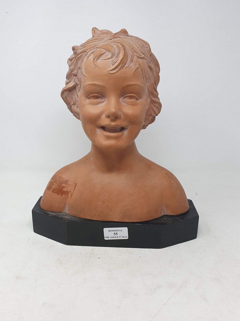 Null 奇帕鲁斯-迪米特里(1886-1947)

欢笑的孩子

陶器半身像，置于发黑的木质底座上（未固定），背面为D.H.Chiparus

肩膀上有粘纸的&hellip;