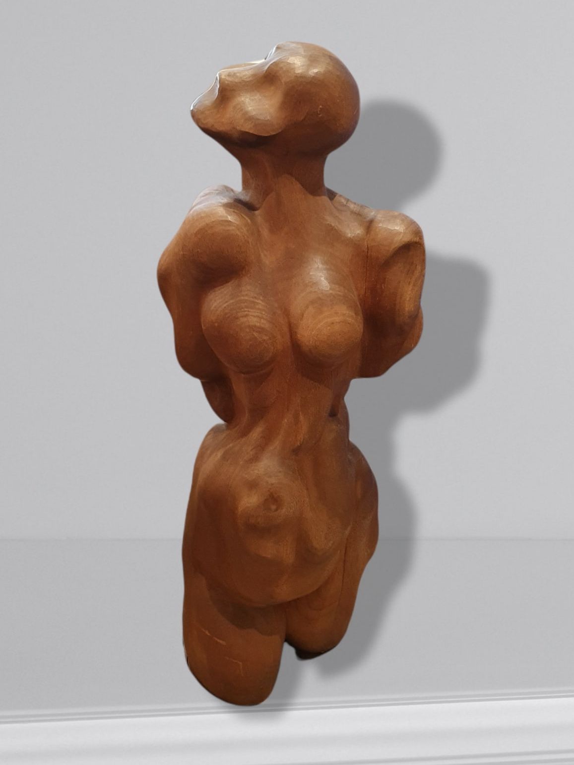 Null 
KAMBADAKIS Kiriakos (1938 - 2003)





妇人





木质雕塑，底部有字母图案





高度：106厘米