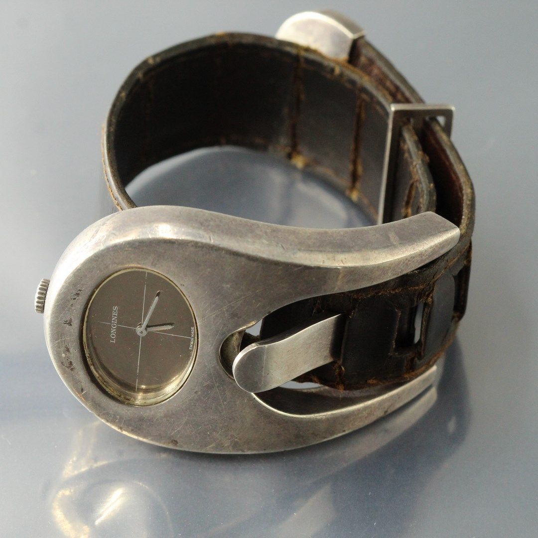 Null Montre bracelet d'homme, boîtier ovale en argent (925) cadran à

fond argen&hellip;
