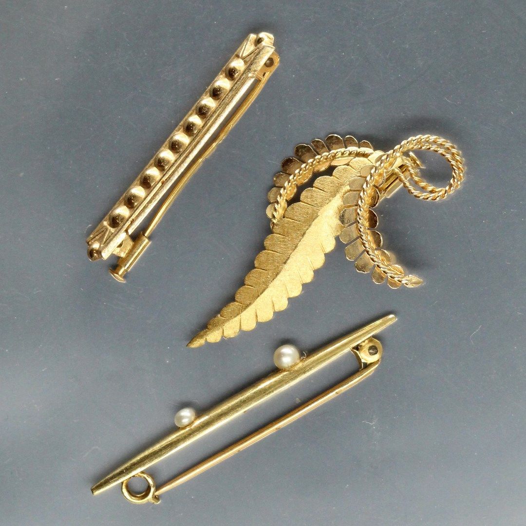 Null Broche feuillagée et torsadée en or jaune 18k (750) partiellement matifiée &hellip;