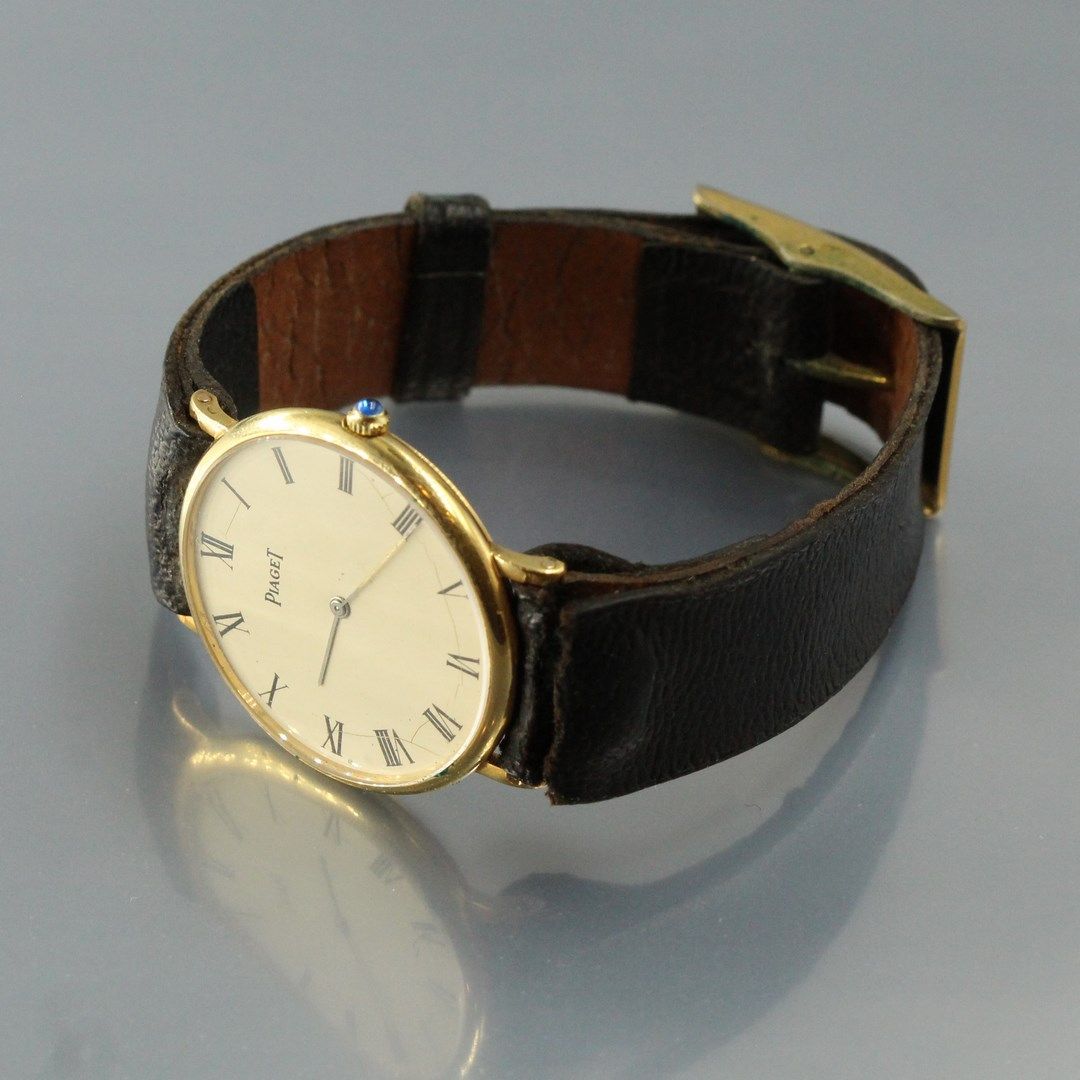 Null Men's wristwatch, 18k (750) gold case, cream dial (cracks) signed Piaget an&hellip;