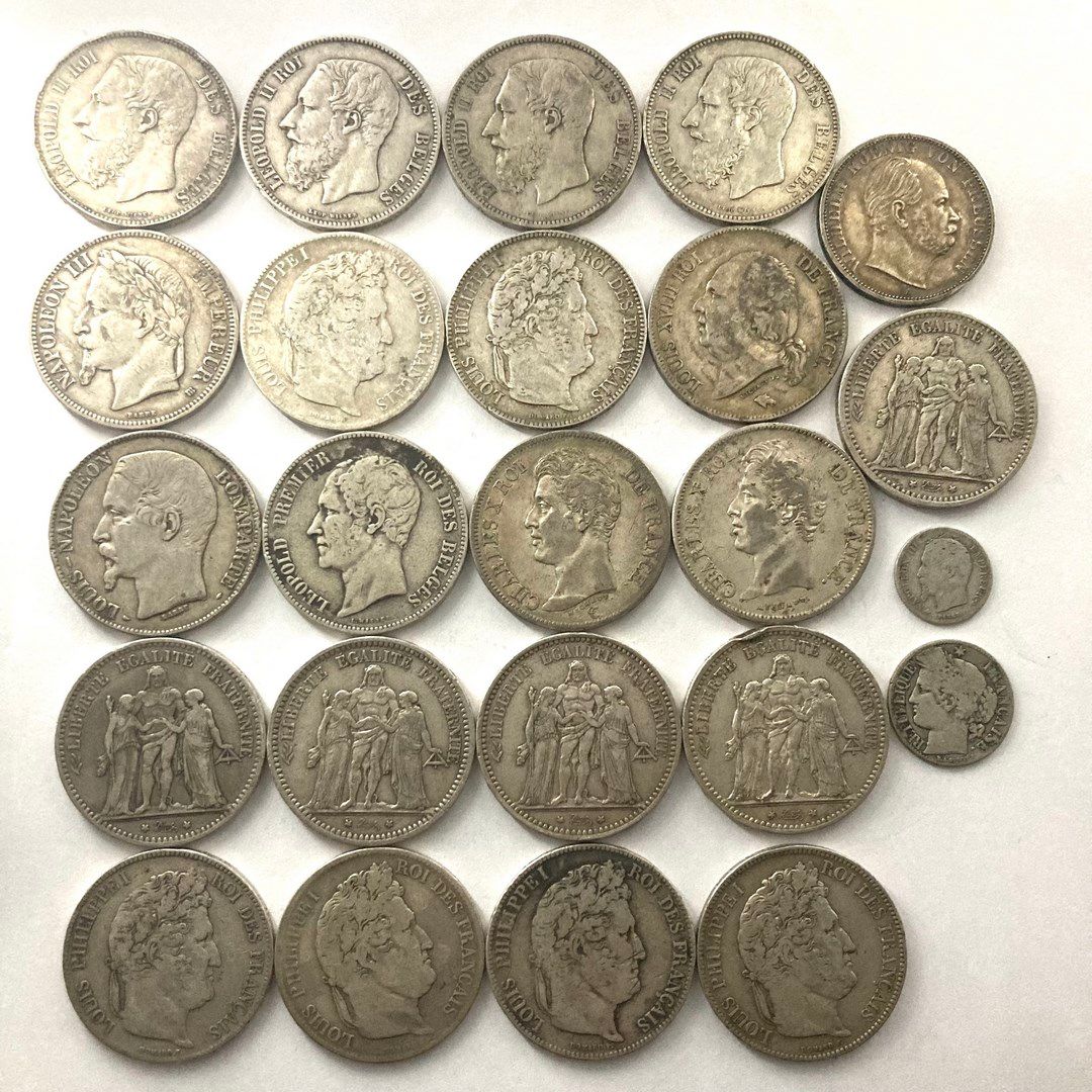 Null Satz von Silbermünzen zu 5 Francs :

- Ludwig XVIII. Nackter Kopf 1823 A (x&hellip;
