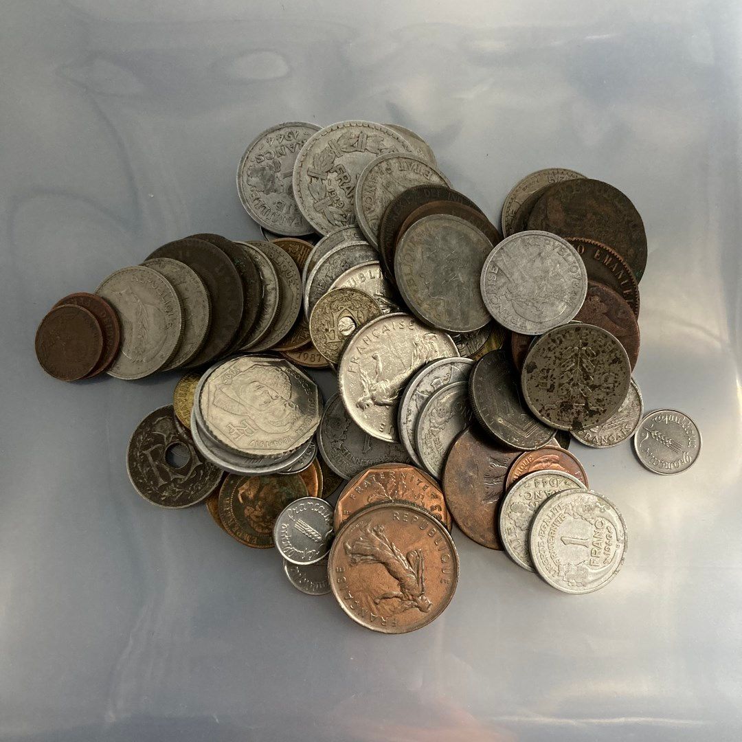 Null Bulk of mostly French coins from the 17th to the 20th century, including :
&hellip;