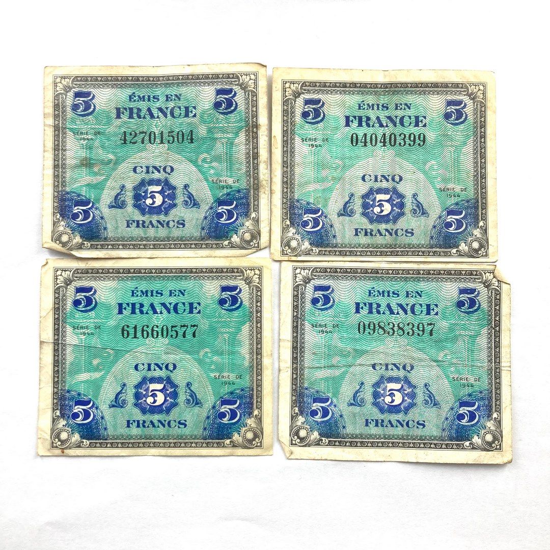 Null 
38张以法郎计价的纸币 : 




- 五法郎 "紫罗兰 "1933年（x2）。使用状况：折痕、污损、针孔。




- 5法郎的 "Pasteu&hellip;