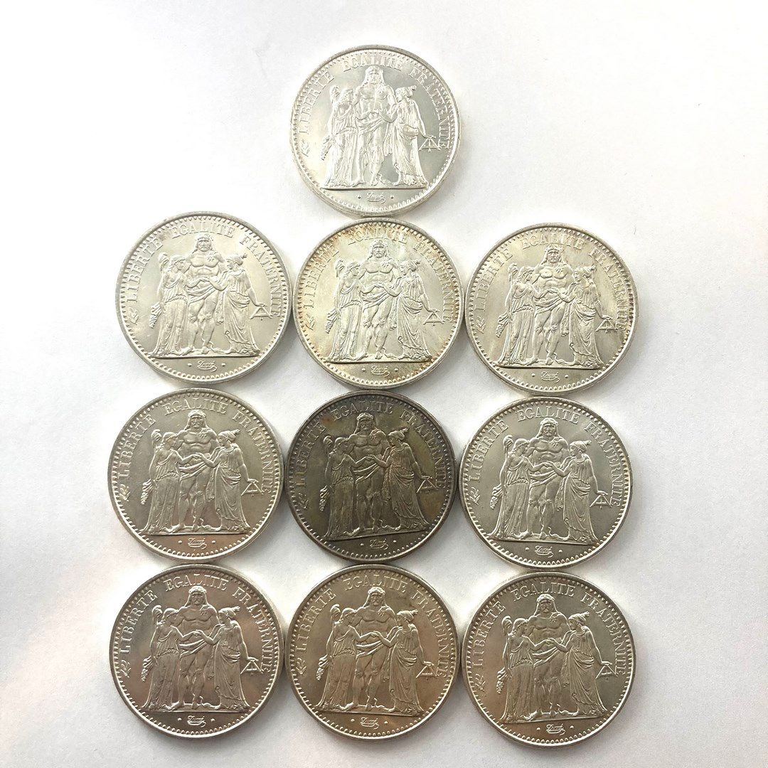 Null 10枚10法郎的海格力斯型银币。不同的年份。

重量：250克 - VG至VG。