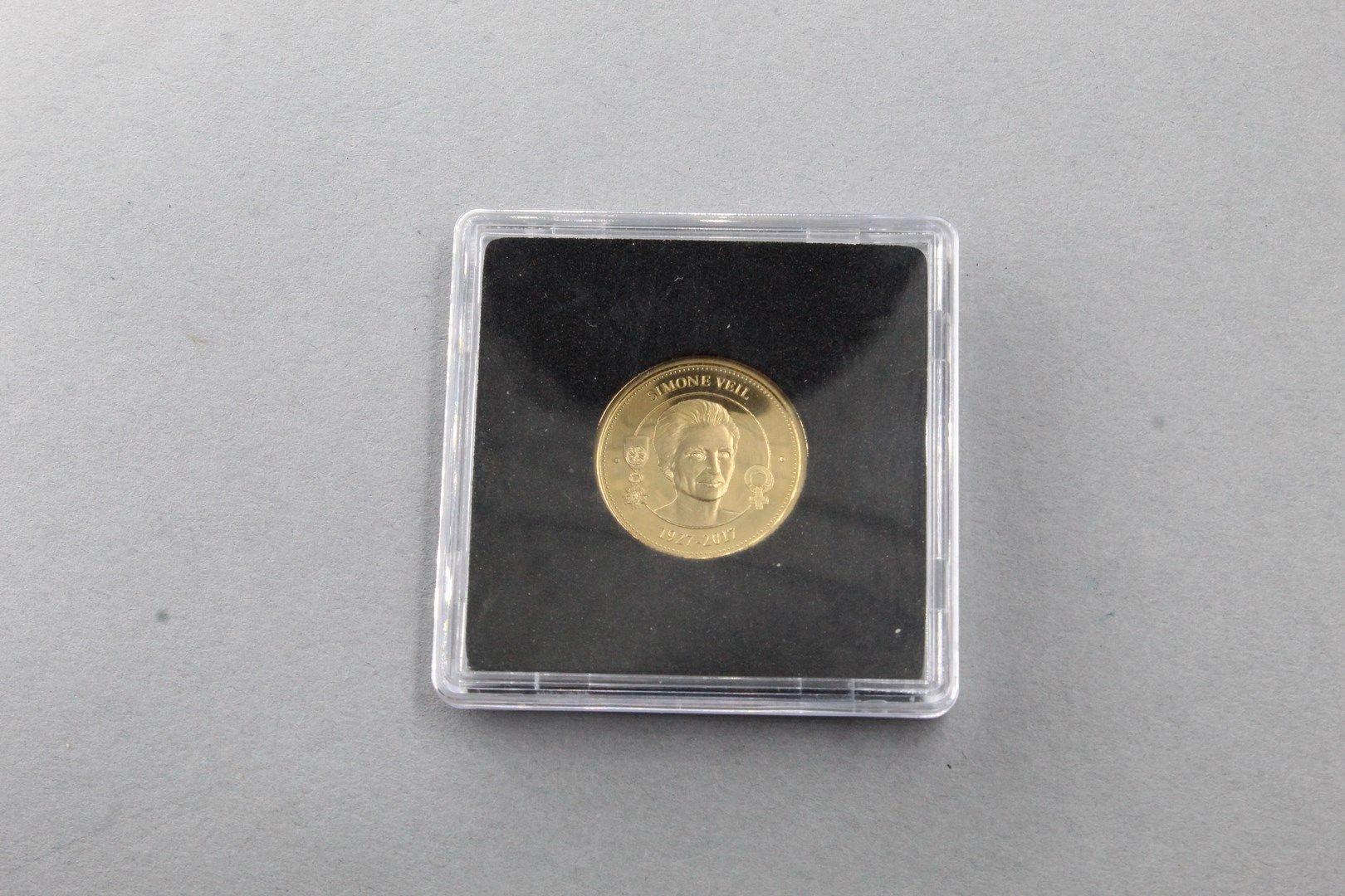 Null Moneda de oro conmemorativa con la efigie de Simone Weil. 

SUP. 

Peso : 3&hellip;