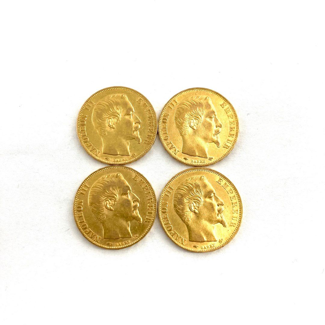 Null Cuatro monedas de oro de 20 francos de Napoleón III con la cabeza descubier&hellip;
