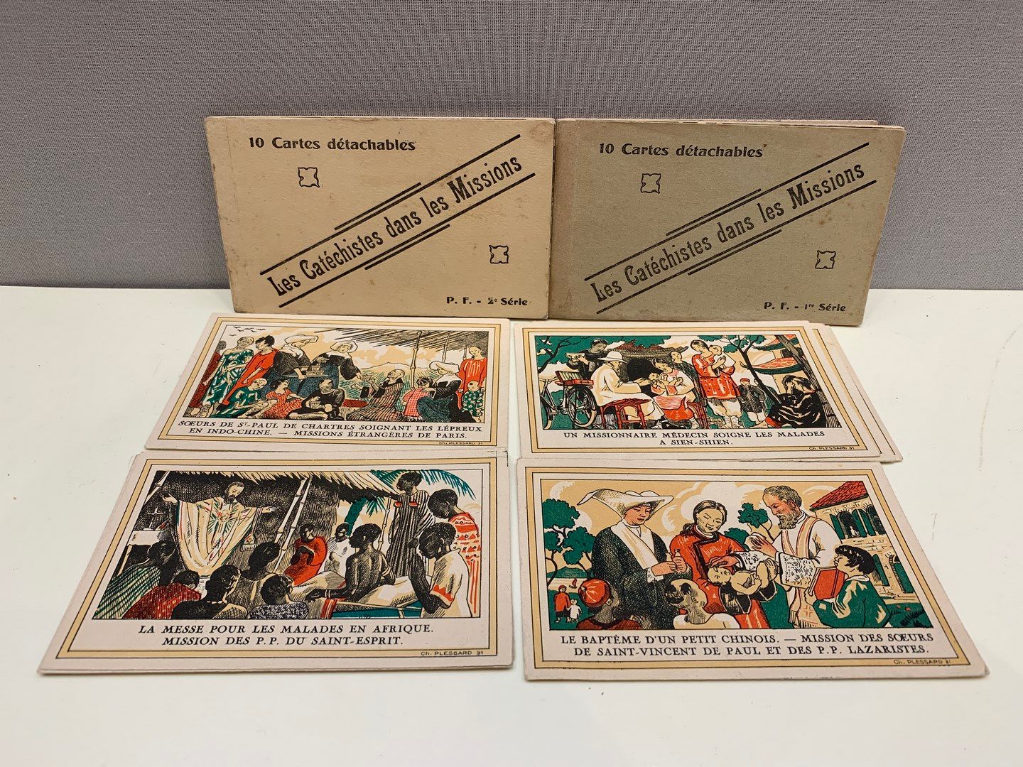 Null 两本包含十张可拆卸卡片的小册子《传教士》第一和第二卷。

我们附上十张由查尔斯-普莱萨（Charles PLESSARD）绘制的明信片，涉及福音传教。