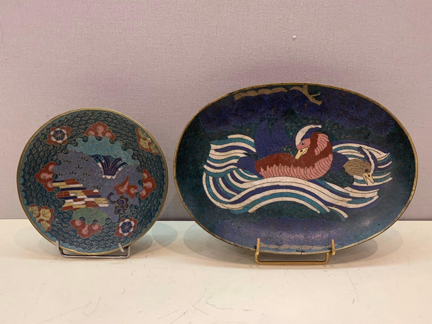 Null JAPAN - modern 

2 dishes in cloisonné : 

one oval with ducks and stylized&hellip;