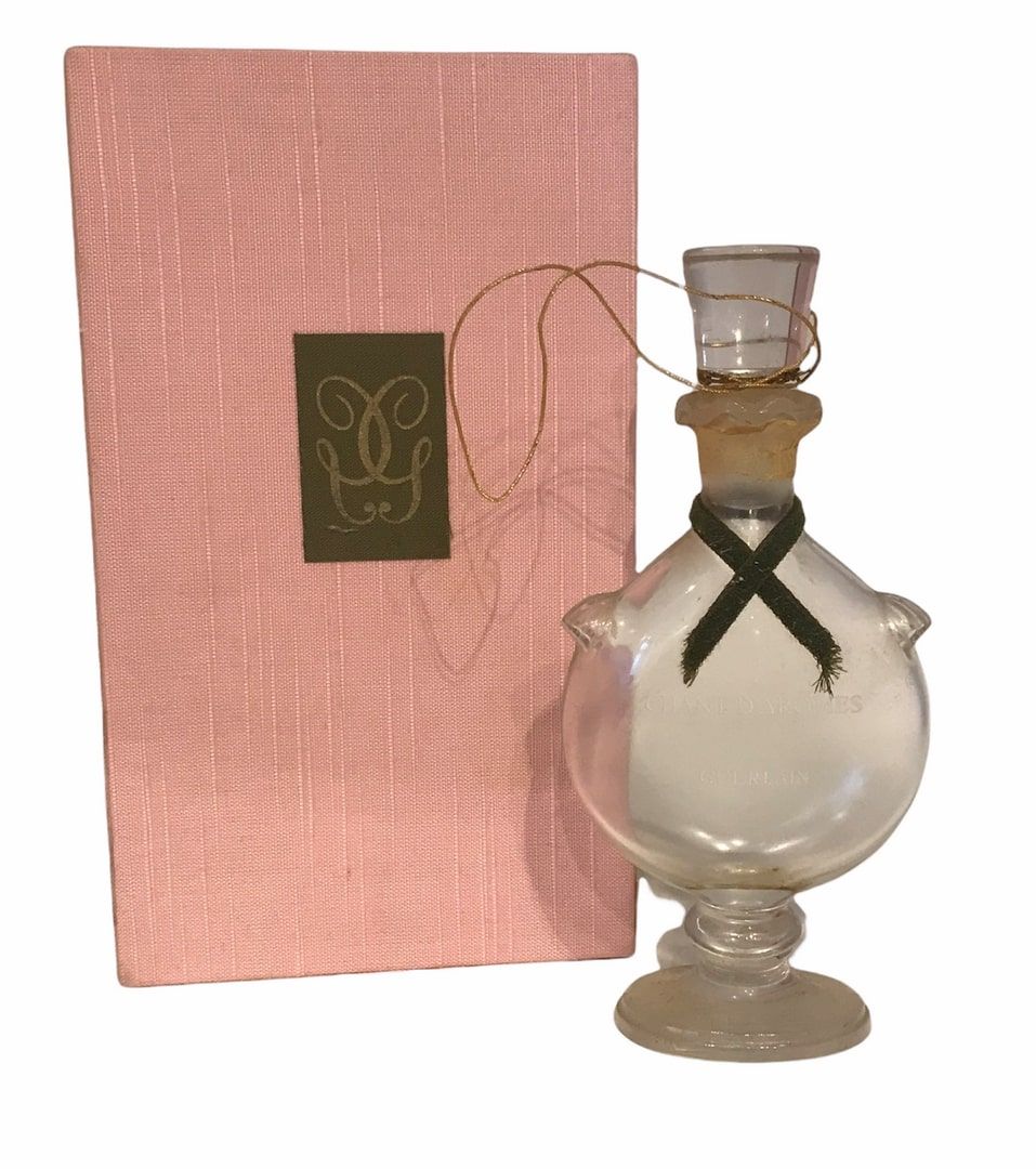 Null GUERLAIN

"Chant d'arômes " (Song of aromas)

60 ml bottle in its pink box