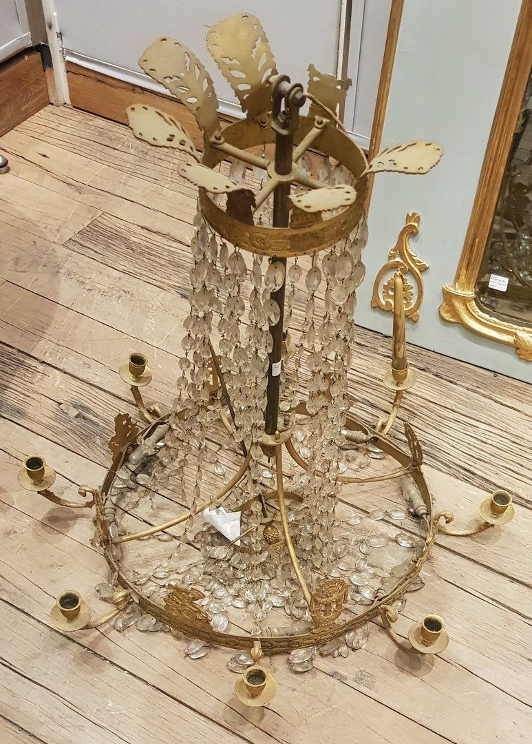 Null Gilt bronze and crystal basket chandelier with eight arms of light.

Empire&hellip;