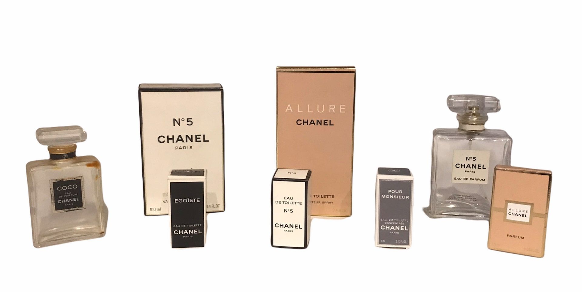 Null CHANEL

Conjunto de 8 frascos de perfume de la marca que incluyen "n°5", "C&hellip;