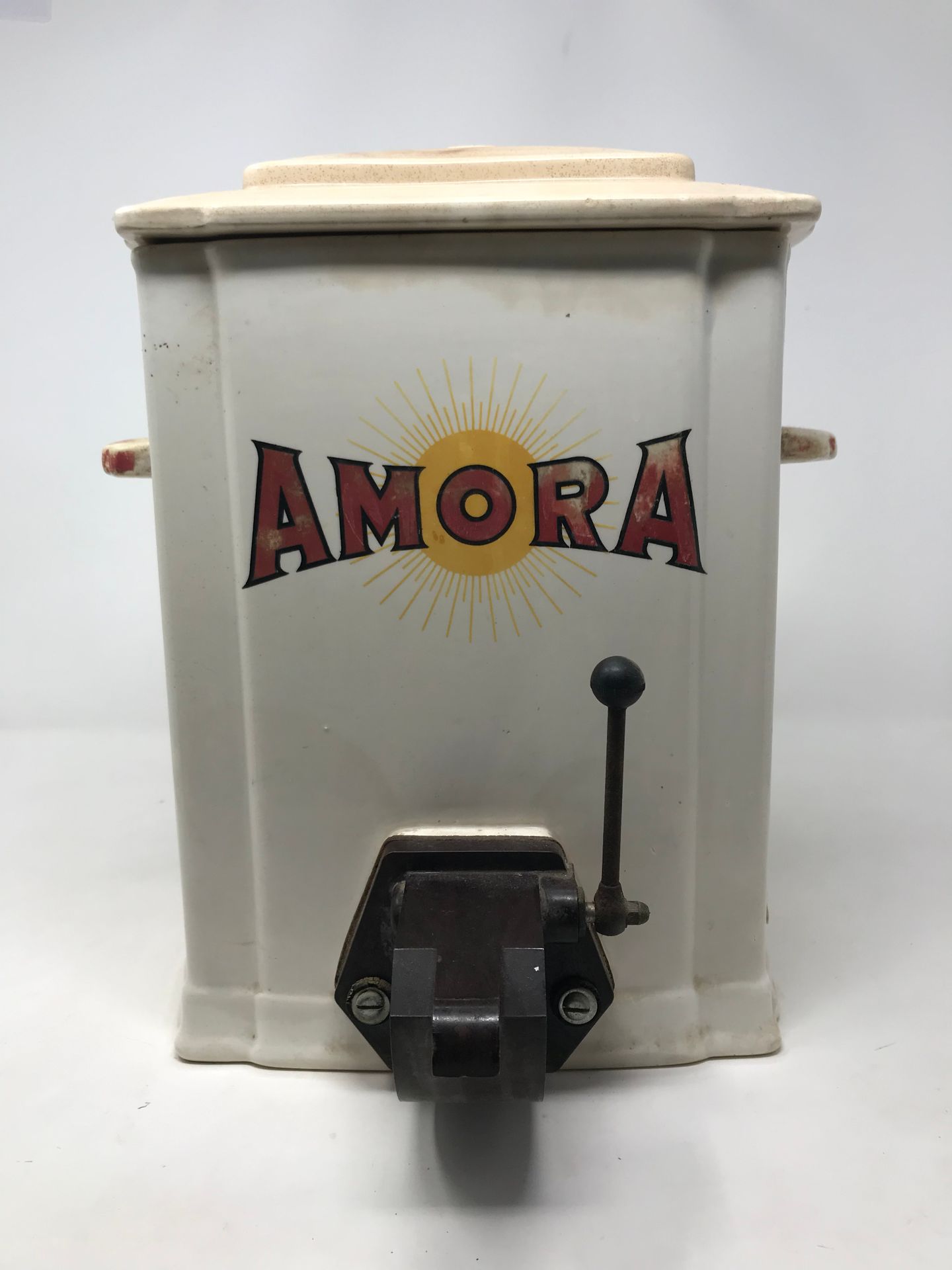 Null AMORA

Large mustard dispenser

Sarreguemines

Accident with the lid