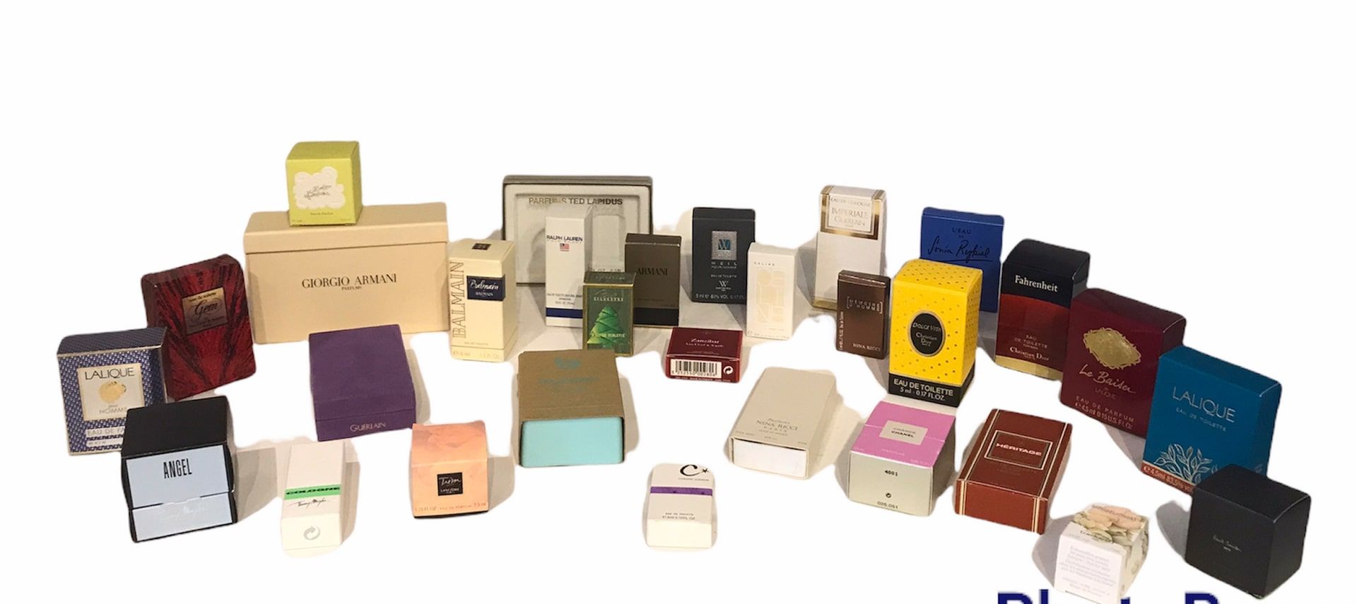 Null SET VON MINIATUREN

Set von Miniaturen verschiedener Marken Chanel, Lalique&hellip;