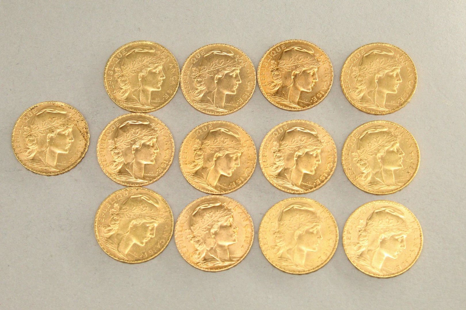 Null Lot de treize pièces en or de 20 francs Coq (1902 x 2 ; 1903 ; 1904 ; 1905 &hellip;