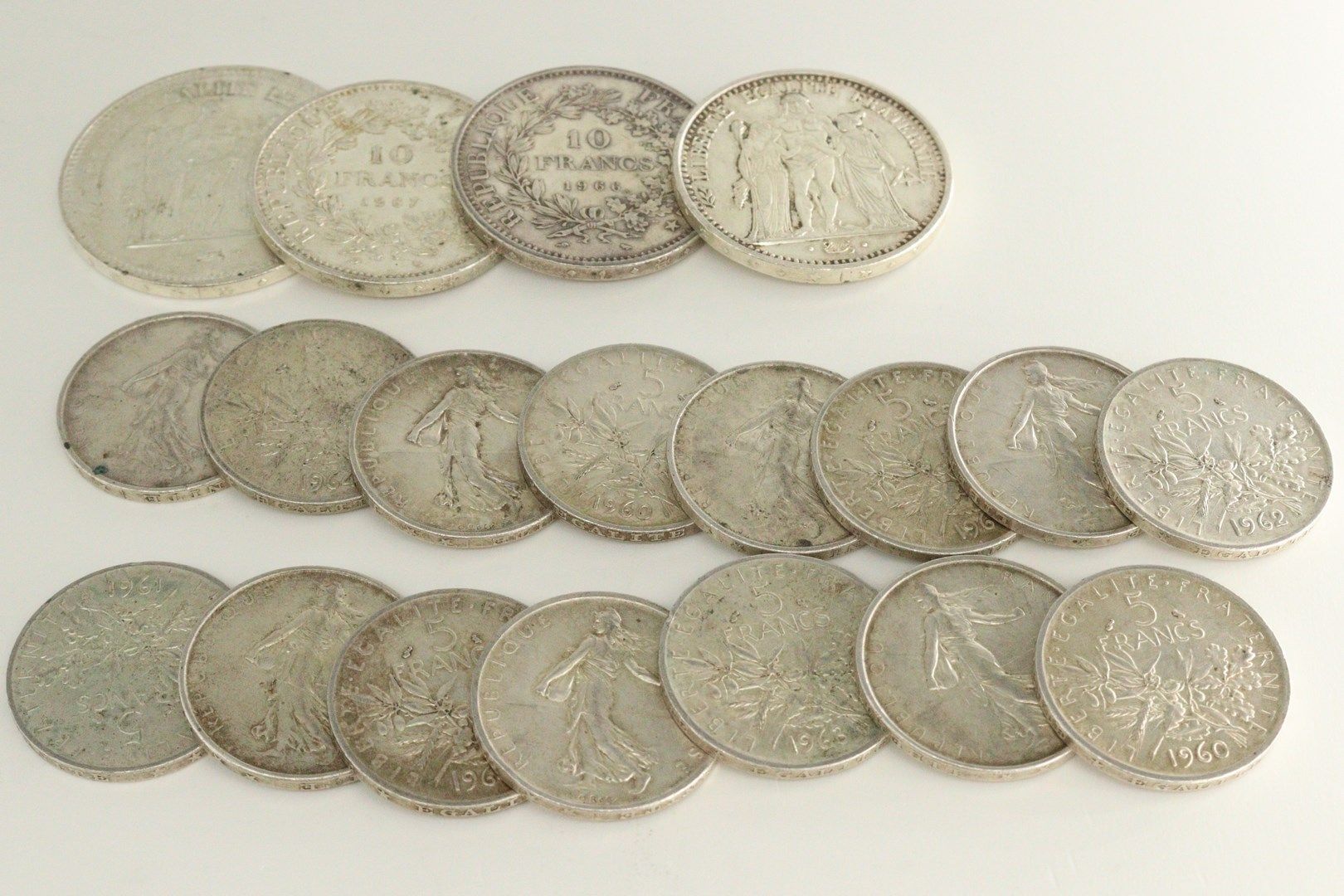 Null Lot de pièces en argent comprenant : 

- 5 Francs Semeuse 1960x5, 1961, 196&hellip;