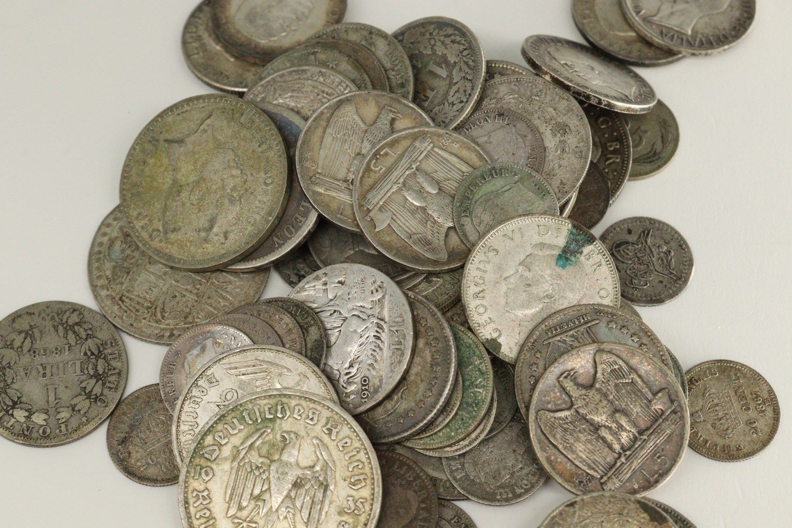 Null Set von Silbermünzen, darunter :

NIEDERLANDE - 10 Cents - Willem II 1849.
&hellip;