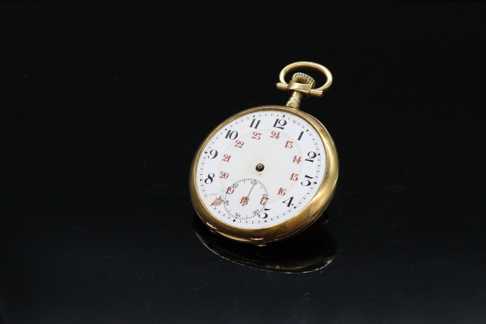 Null Remains of a pocket watch in 18k (750) yellow gold. 

Gross weight : 67.29 &hellip;