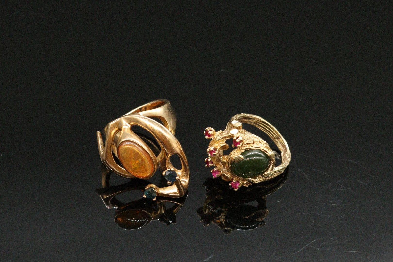 Null Lot of two 14K gold rings (585), one with a cabochon of jadeite and small r&hellip;