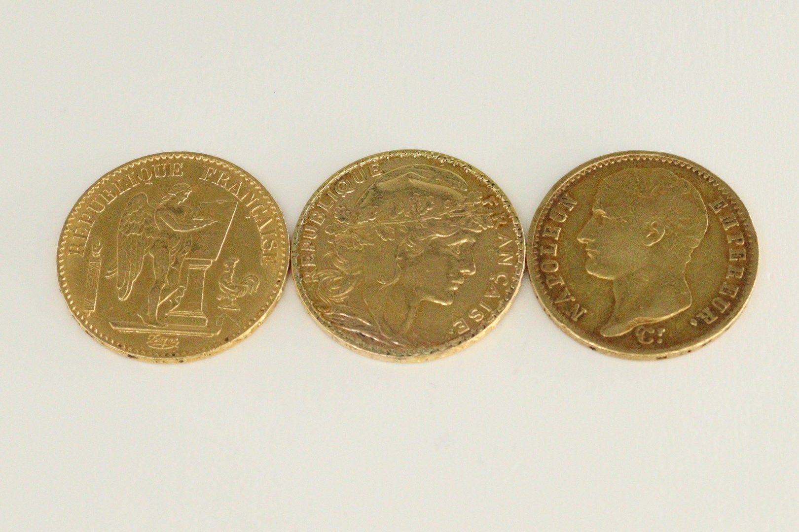 Null Lot composé de trois pièces de 20 francs : 

1/ Au coq (1902)

2/ Au génie &hellip;