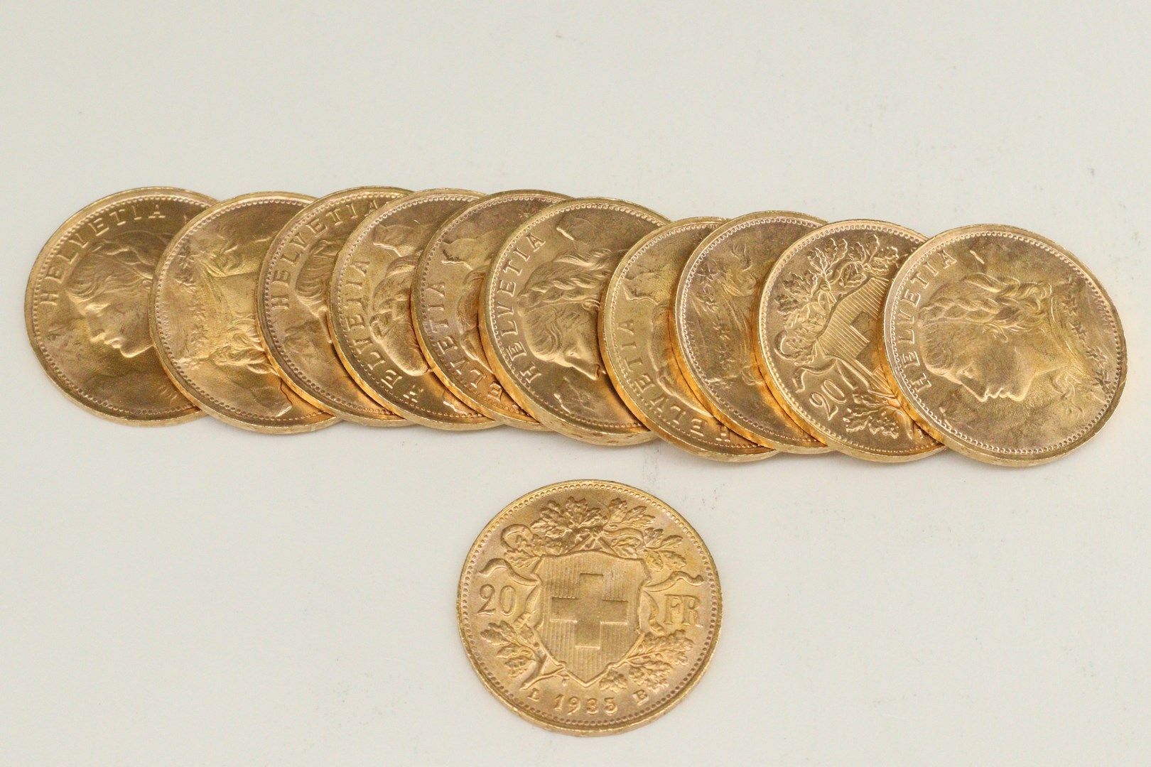 Null Lot de treize pièces en or de 20 francs Helvétia (1935 B)

TTB à SUP.

Poid&hellip;