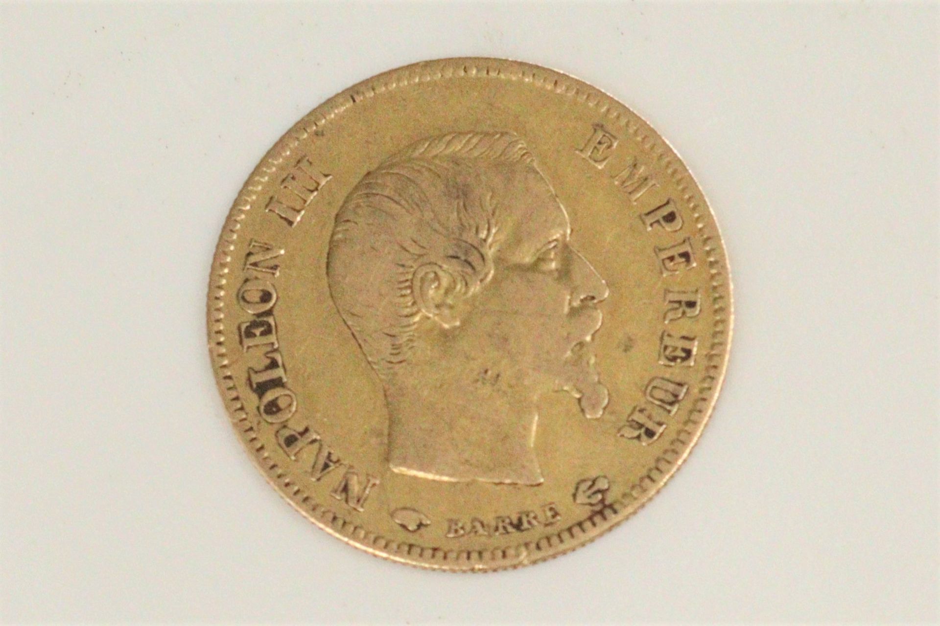Null Pièce en or de 10 francs Napoléon III tête nue (1857 A)

B à TTB.

Poids : &hellip;