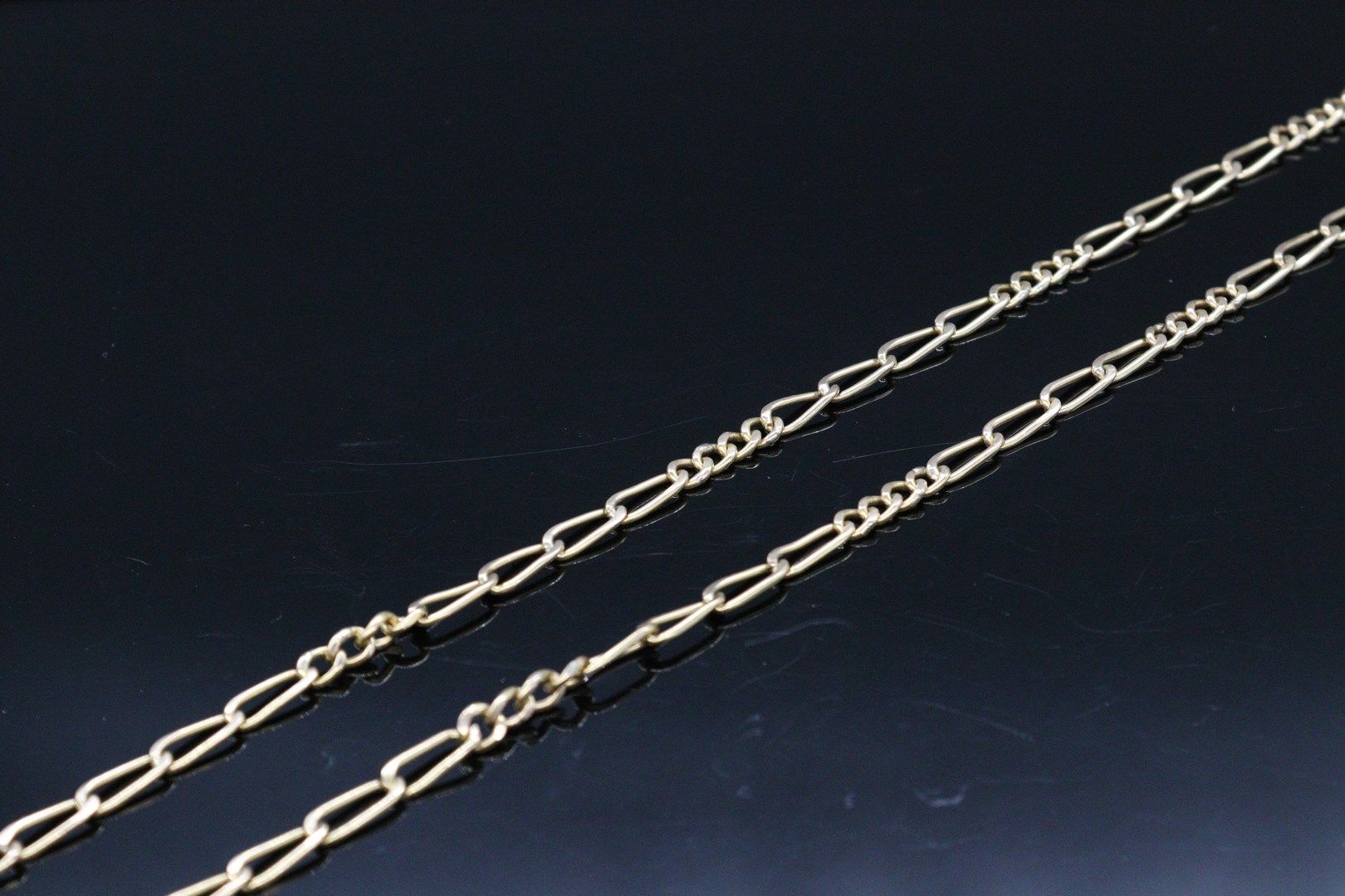 Null 14K（585）黄金链。 

扇贝壳标志。

项链：约72厘米 - 重量：32.29克