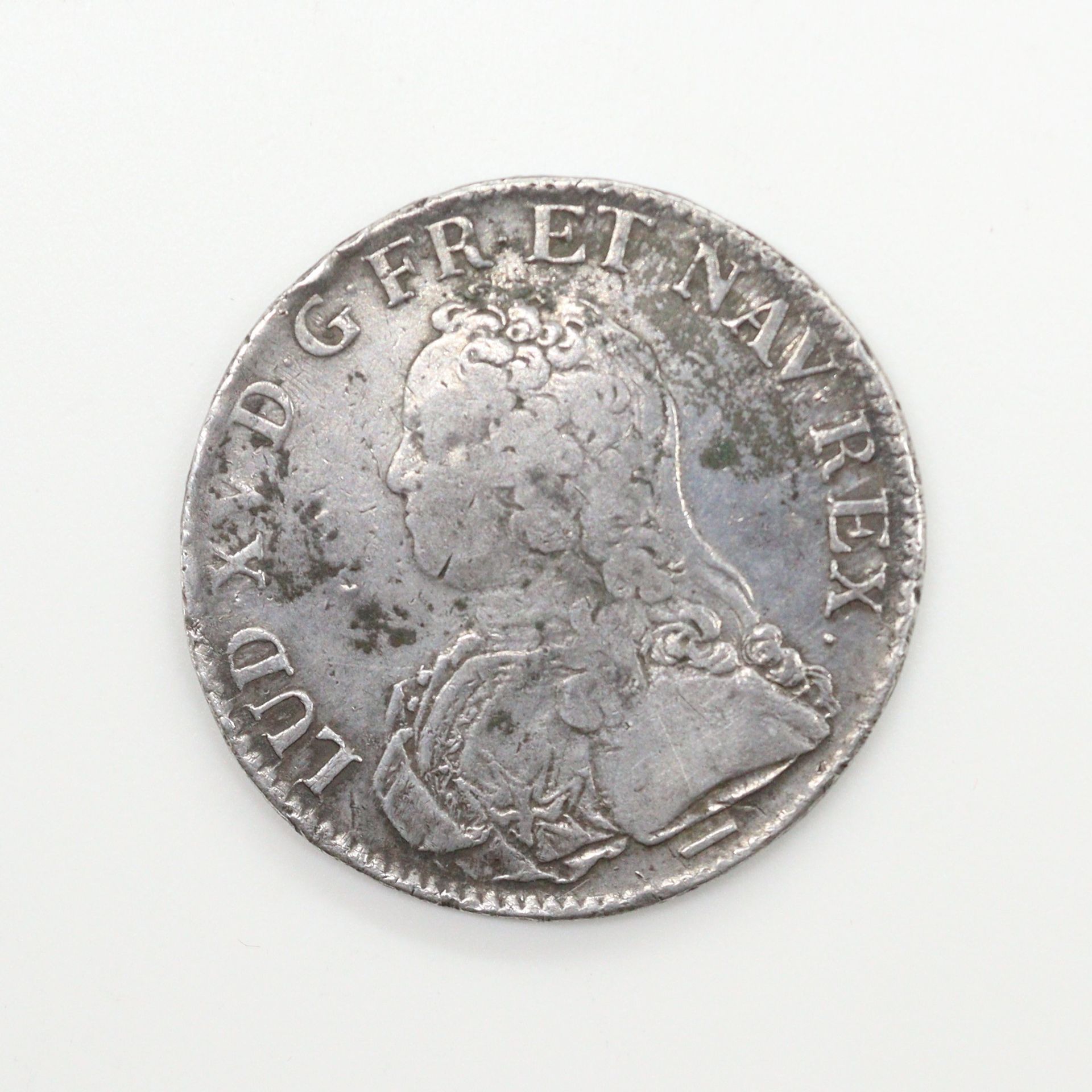 Null 皇帝的钱

路易十五

带有银质月桂的Ecu，1727年，里尔。

DUP 1675

VG。