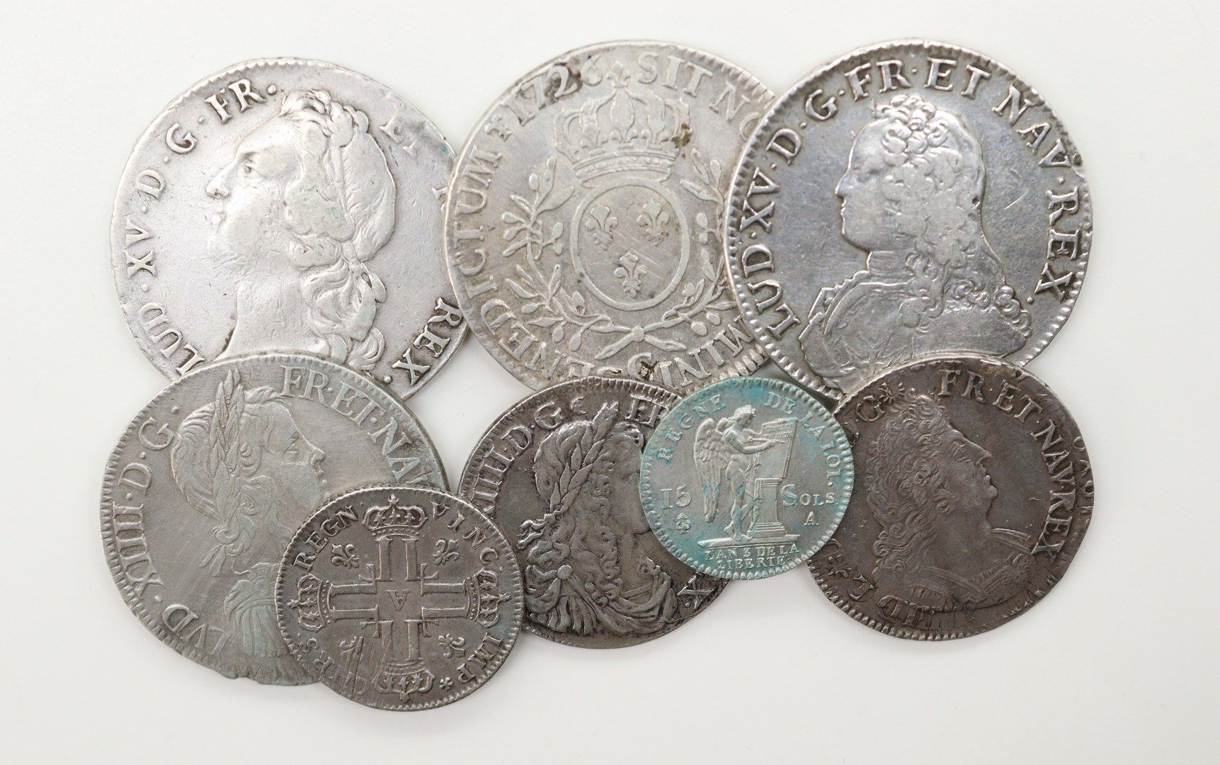 Null MONNAIES ROYALES

Lot de 8 monnaies d'argent

Louis XIV : écu à la mèche lo&hellip;
