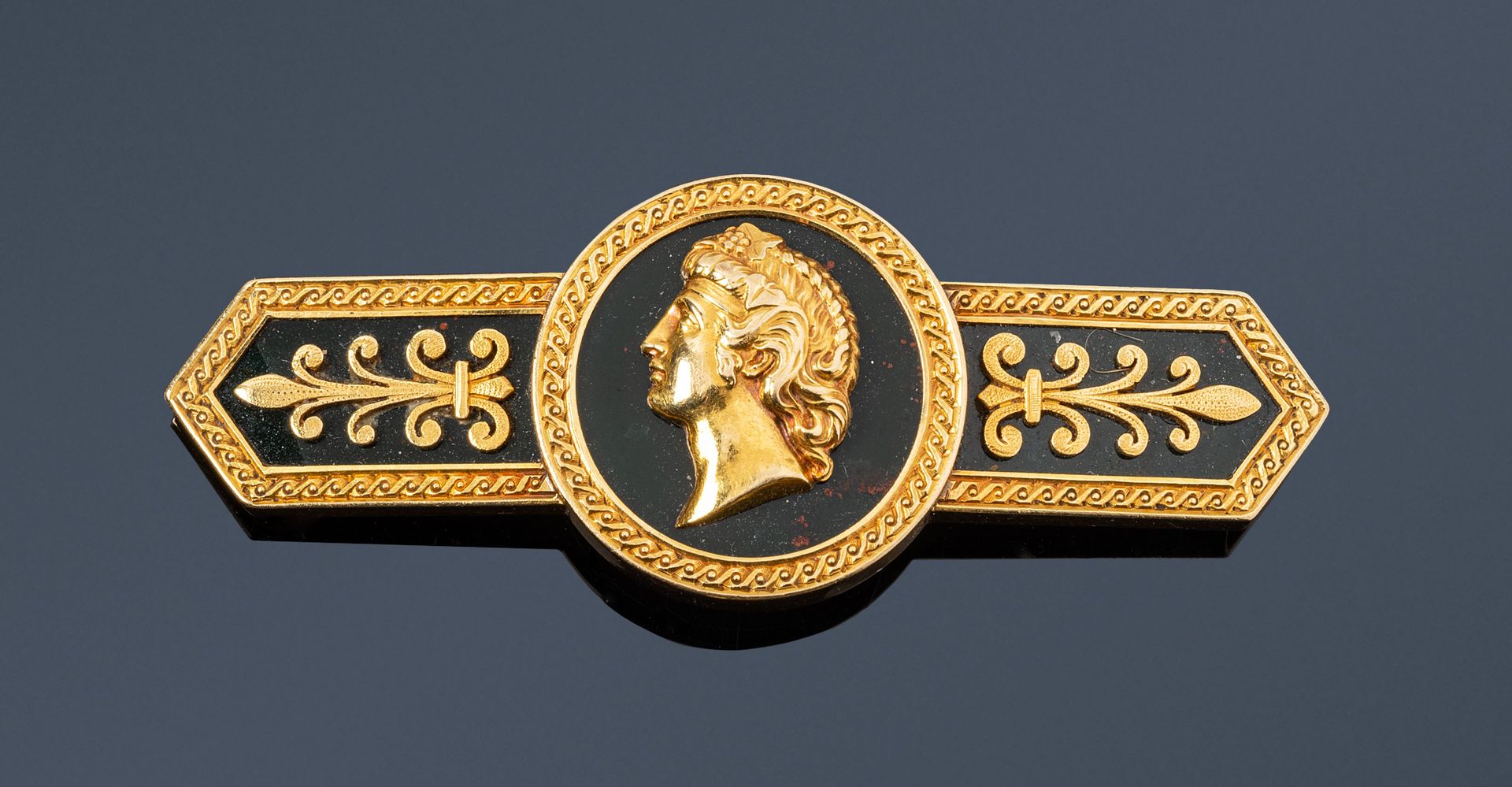 Null Broche en or 18K (750), ornée du portrait de profil d'un homme à "l'Antique&hellip;