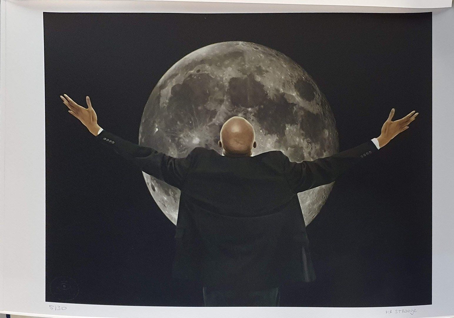 Null 奇异先生 (MR STRANGE) (生于1964年)

月球

丝网版画，编号5/30，右下角签名，左下角有艺术家的干印

50 x 70厘米