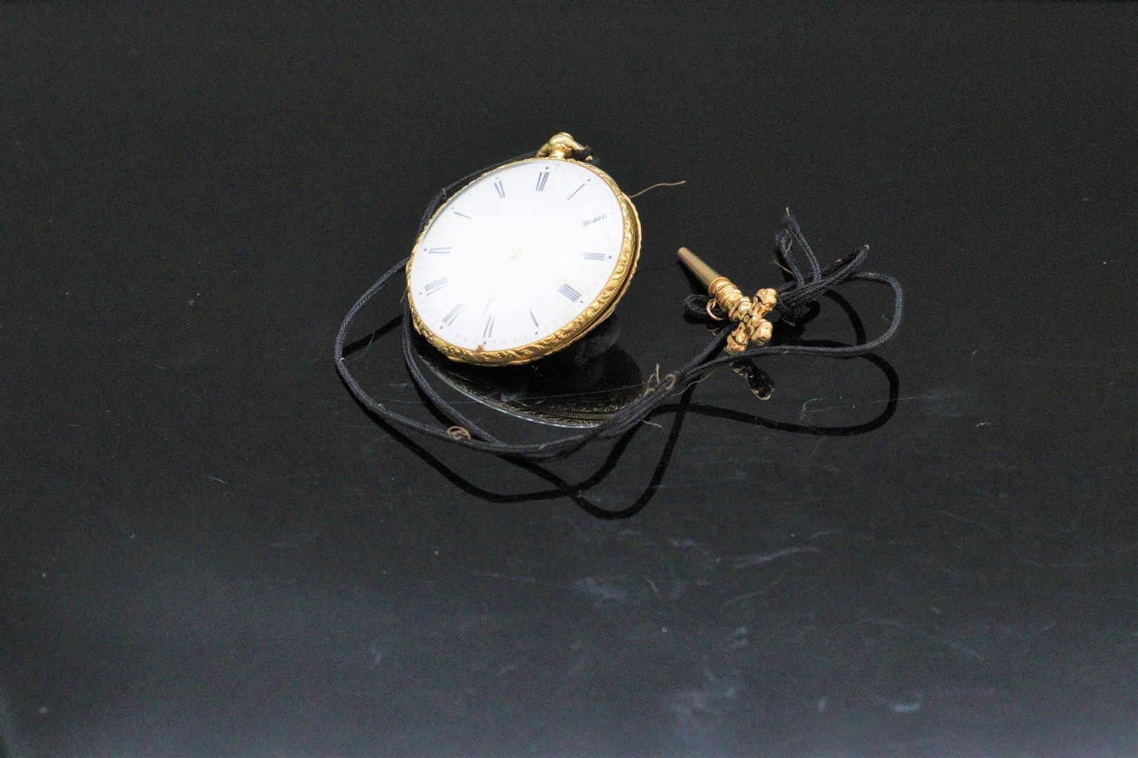 Null Pocket watch in 18K (750) yellow gold with white enamel dial and Roman nume&hellip;