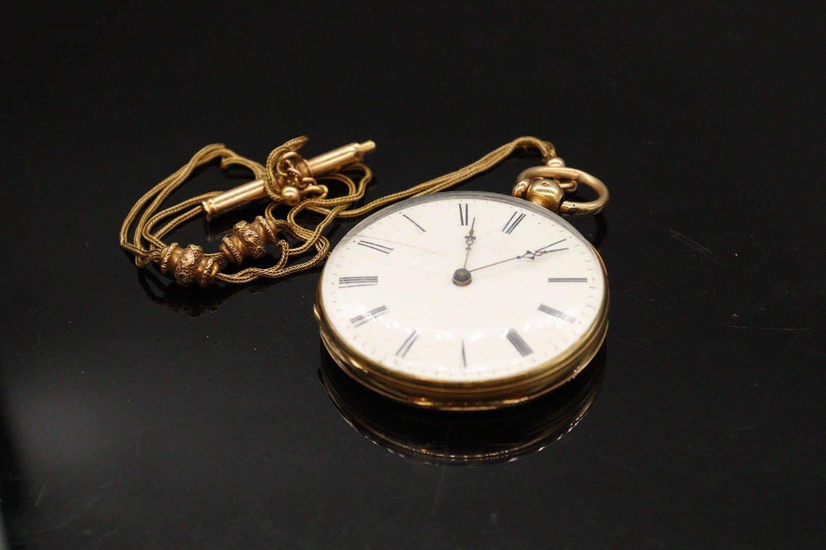 Null Pocket watch in 18k (750) yellow gold, enameled bank dial, Roman numerals. &hellip;