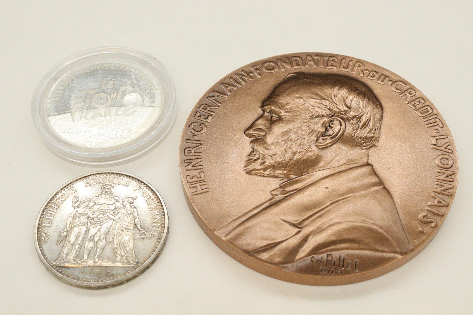 Null FEHLT DAS GEWICHT 

Lot von Silbermünzen bestehend aus :

- eine 10-Franc-M&hellip;