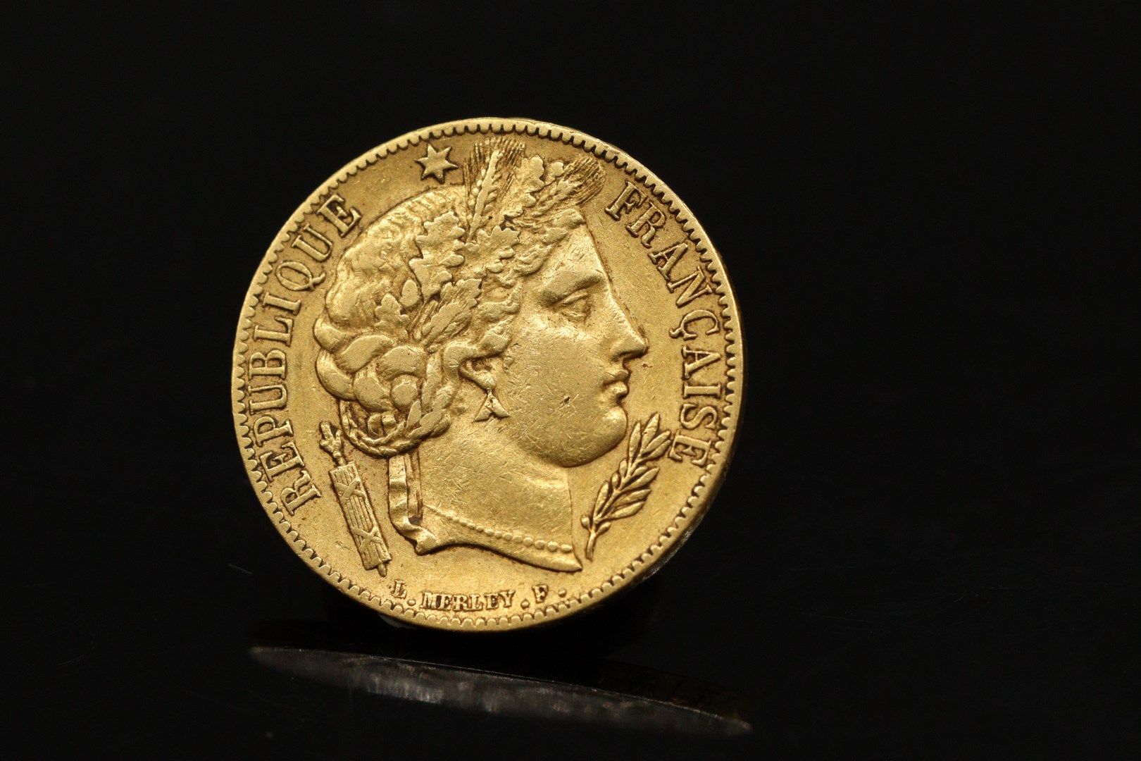 Null Gold coin of 20 Francs (1850)

Weight :6.39 g.