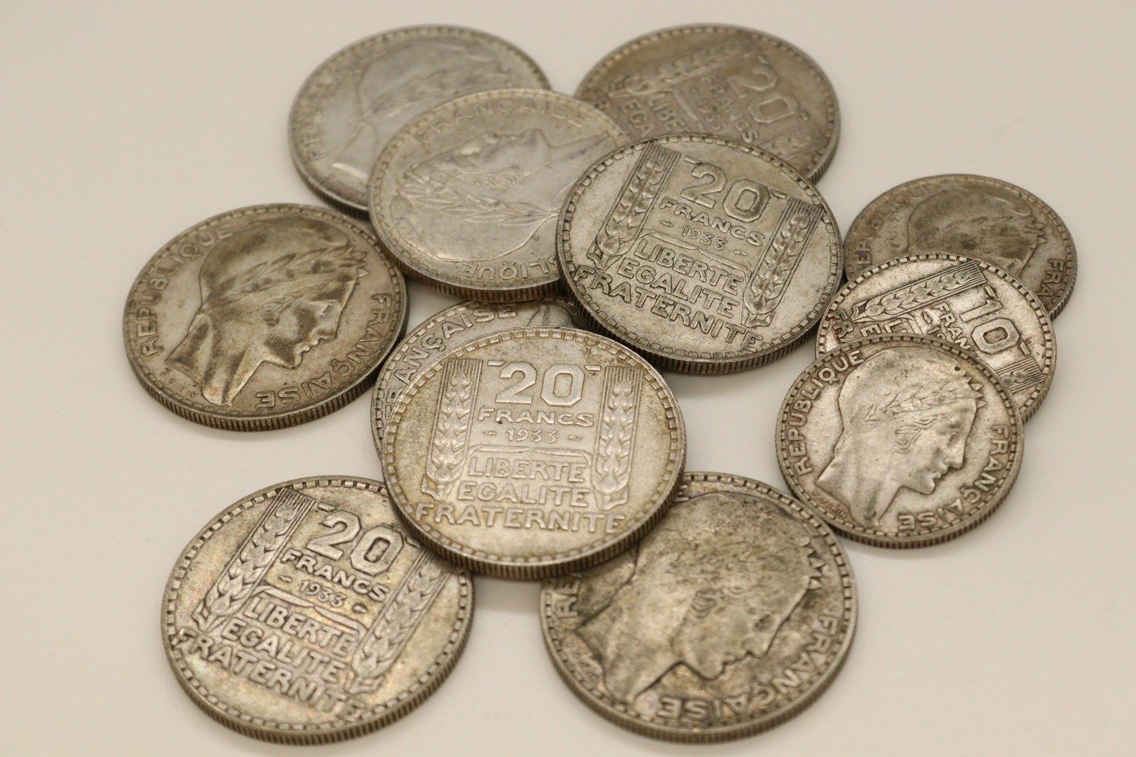 Lot de pièces en argent comprenant : 
- 3 x 10 francs Turin 
- 9 x 20 francs Tur&hellip;