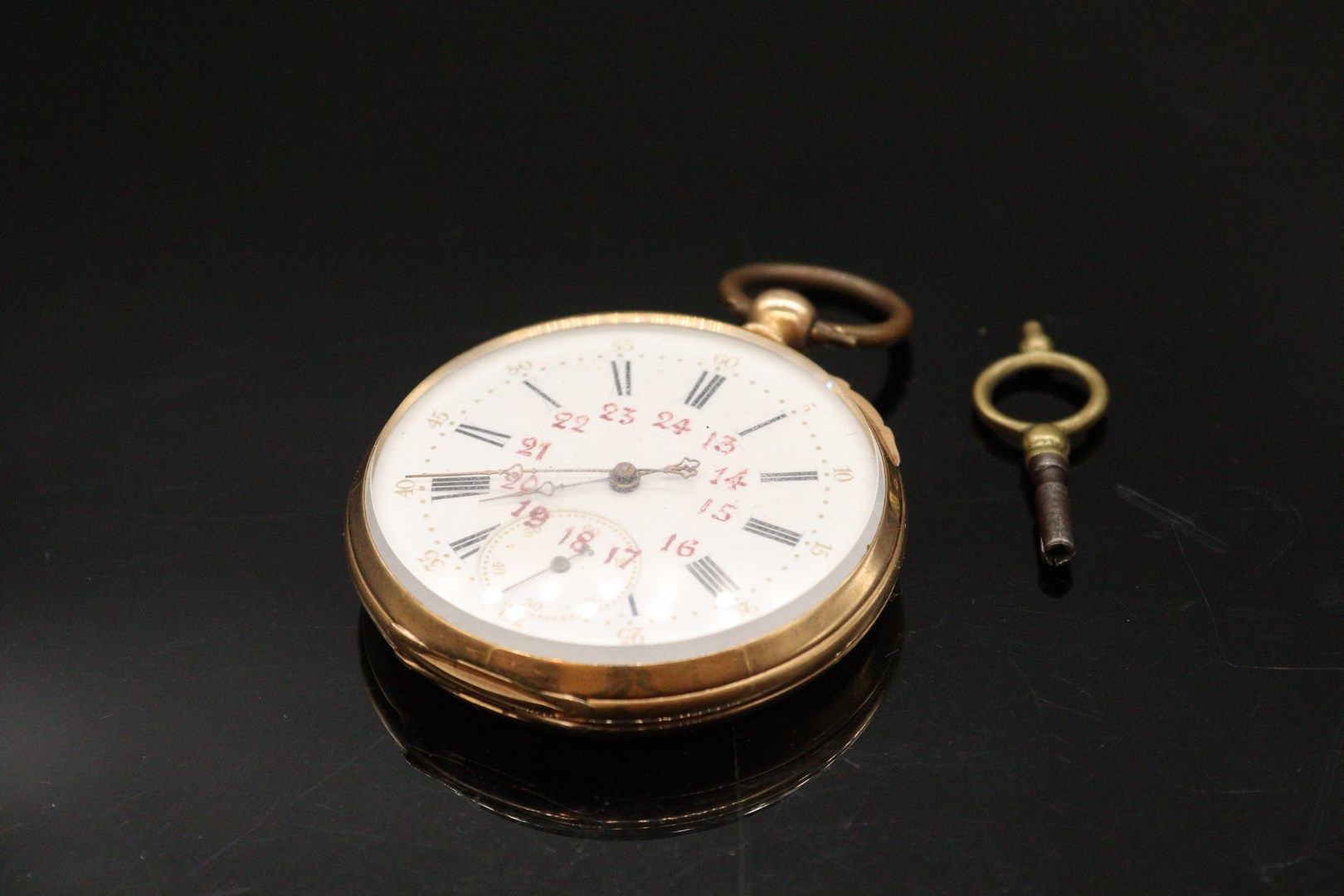 Null Pocket watch in 18k (750) yellow gold, dial with white enamel background, s&hellip;