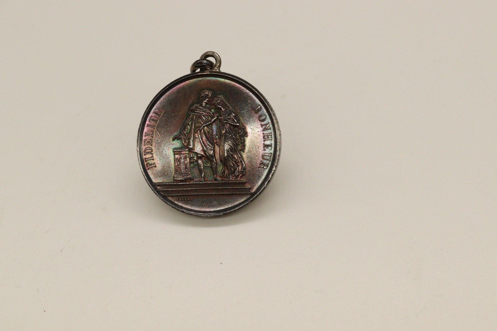 Null Wedding token in silver from ap. F. Petit mounted in pendant.

Obverse: a c&hellip;