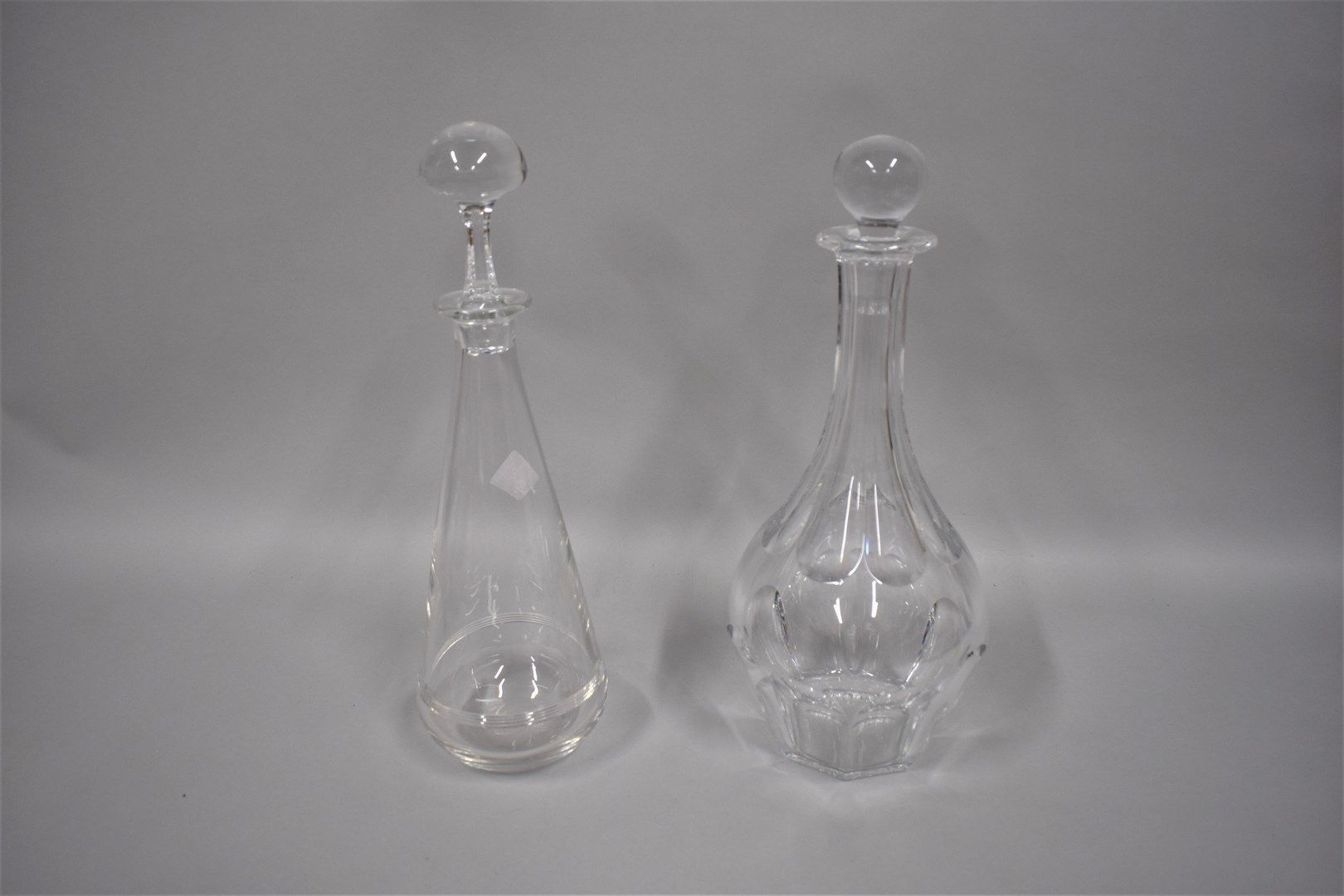Null BACCARAT

Set of two decanters, one for white wine, the other for water.

H&hellip;