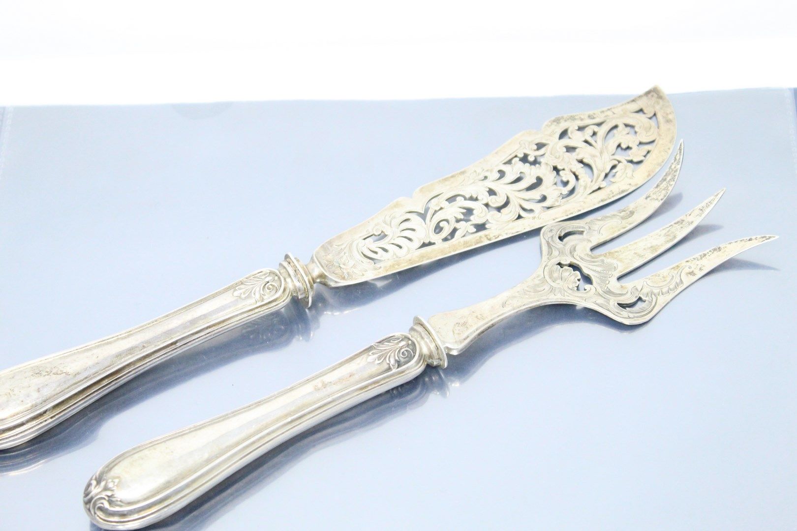Null Fish serving set, handles in filled silver, spatulas in openwork metal and &hellip;