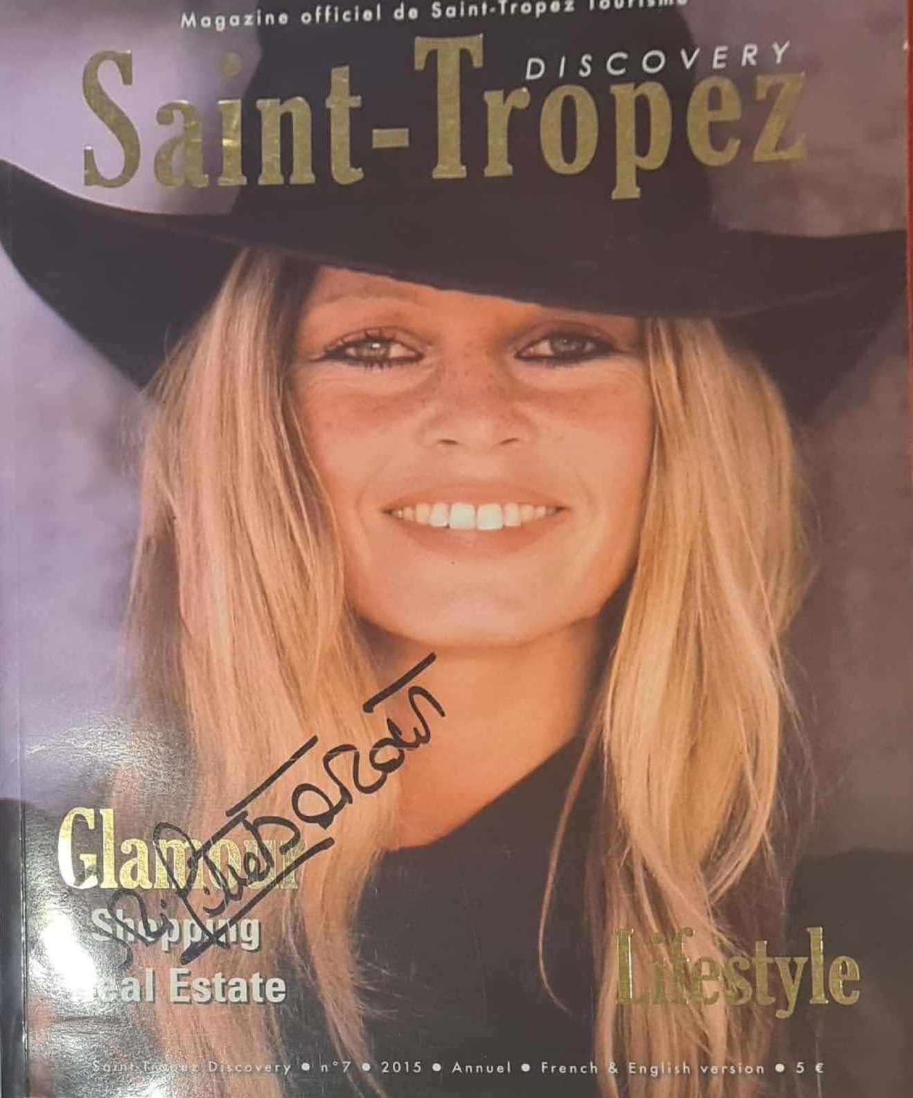 Null 
圣特罗佩旅游局官方杂志，2015年第7期




封面上有碧姬-芭铎的原始亲笔签名



Stéphane Moreau先生的礼物