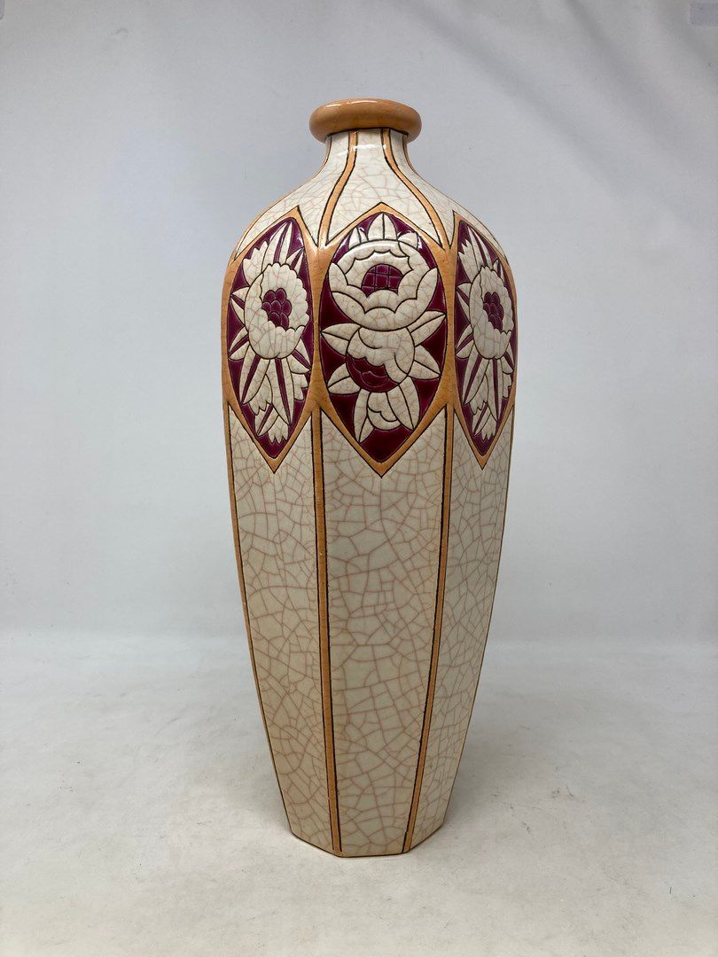 Null Longwy 

Vaso art déco smaltato bianco con crepe. 

H. 37 cm.